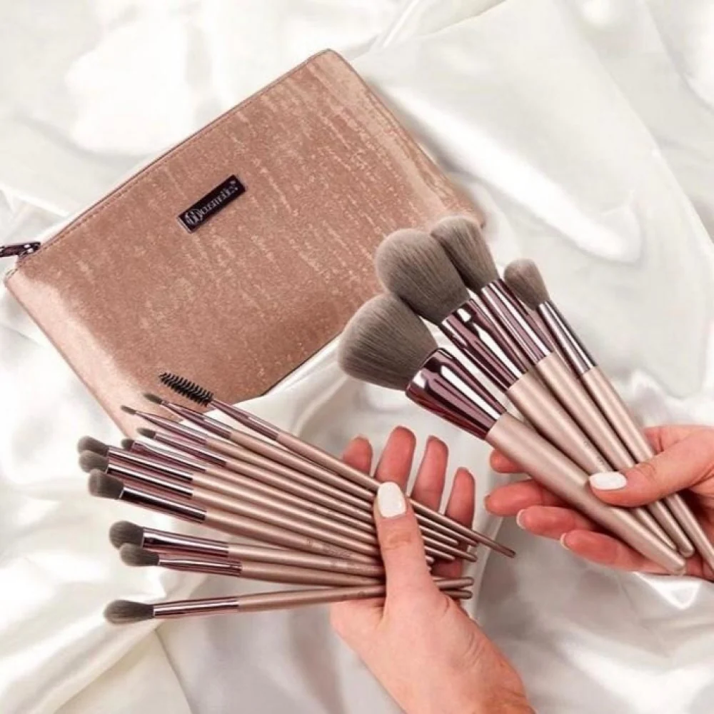 BH Cosmetics Lavish Elegance - 15 Piece Brush Set with Cosmetic Bag - Image 4